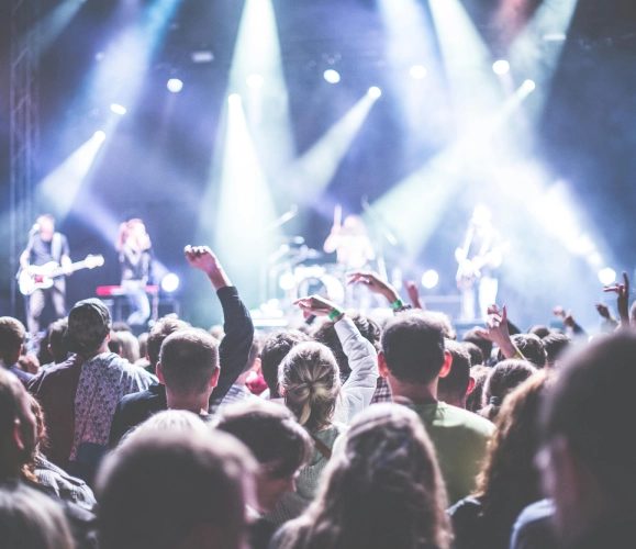 Festival sfeer met polsbandjes